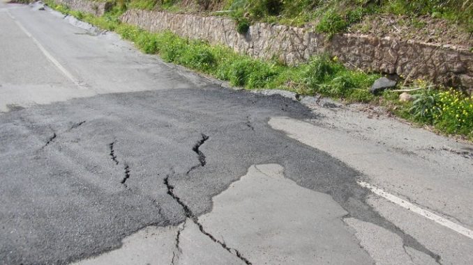 sp 16 Forza D'Agrò crepe e cedimenti